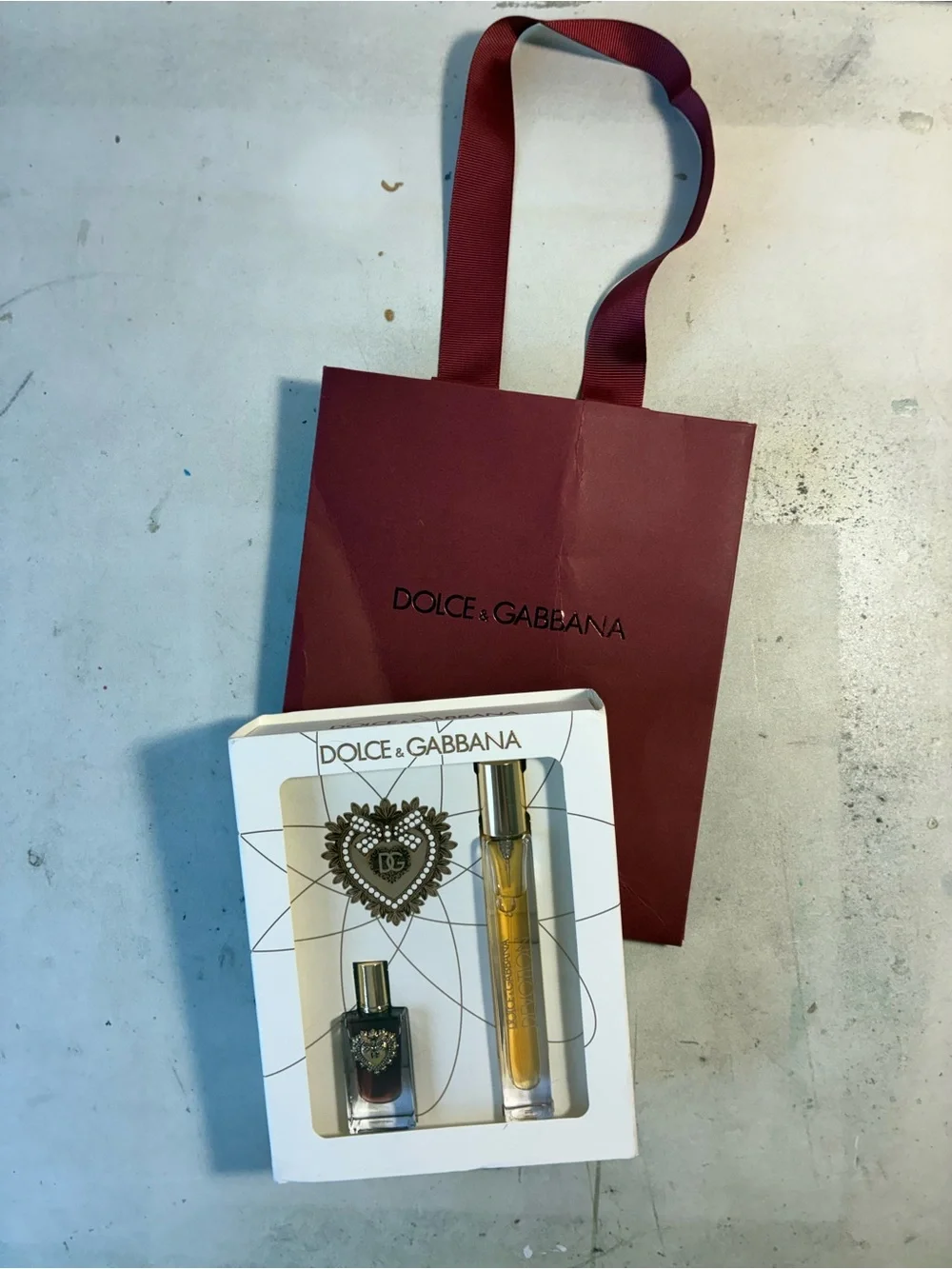 Dolce & Gabbana Burgundy Gift Bag with Mini Fragrance Set - Picture 1 of 2